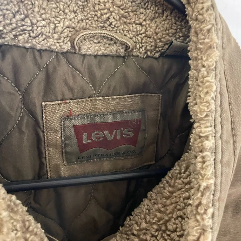 Levi's Tan/ Khaki Cotton quilted Military Field Trucker Jacket‎ men’s large